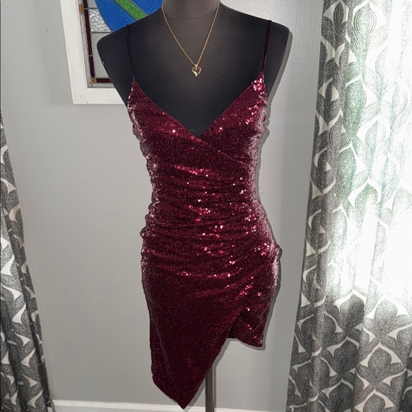 B Smart Sparkly Red Asymmetrical Mini - Picture 2 of 8